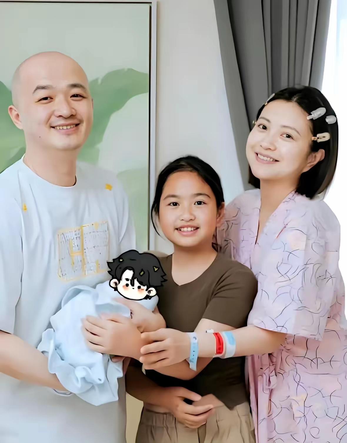 包文婧只有两条路可走了，第一、彻底和包贝尔站在一起，学习马伊琍的且行且珍惜，