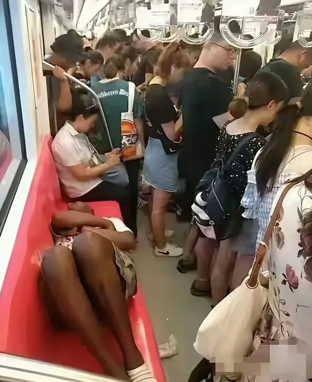 怎么说呢，大家看起来还是挺有爱心的