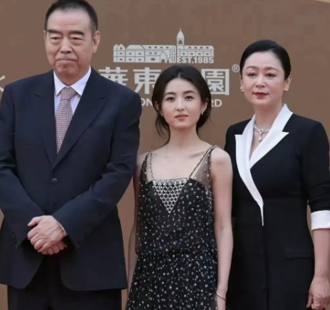 给老男人会老得非常快？慧慧逼退原配小三上位，嫁给本单位比自己大13岁的副总。结婚
