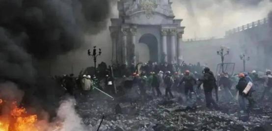 谁能想到红军城这仗能这么“反转”，乌军本来揣着矿道保命的小算盘，以为躲地下就能耍