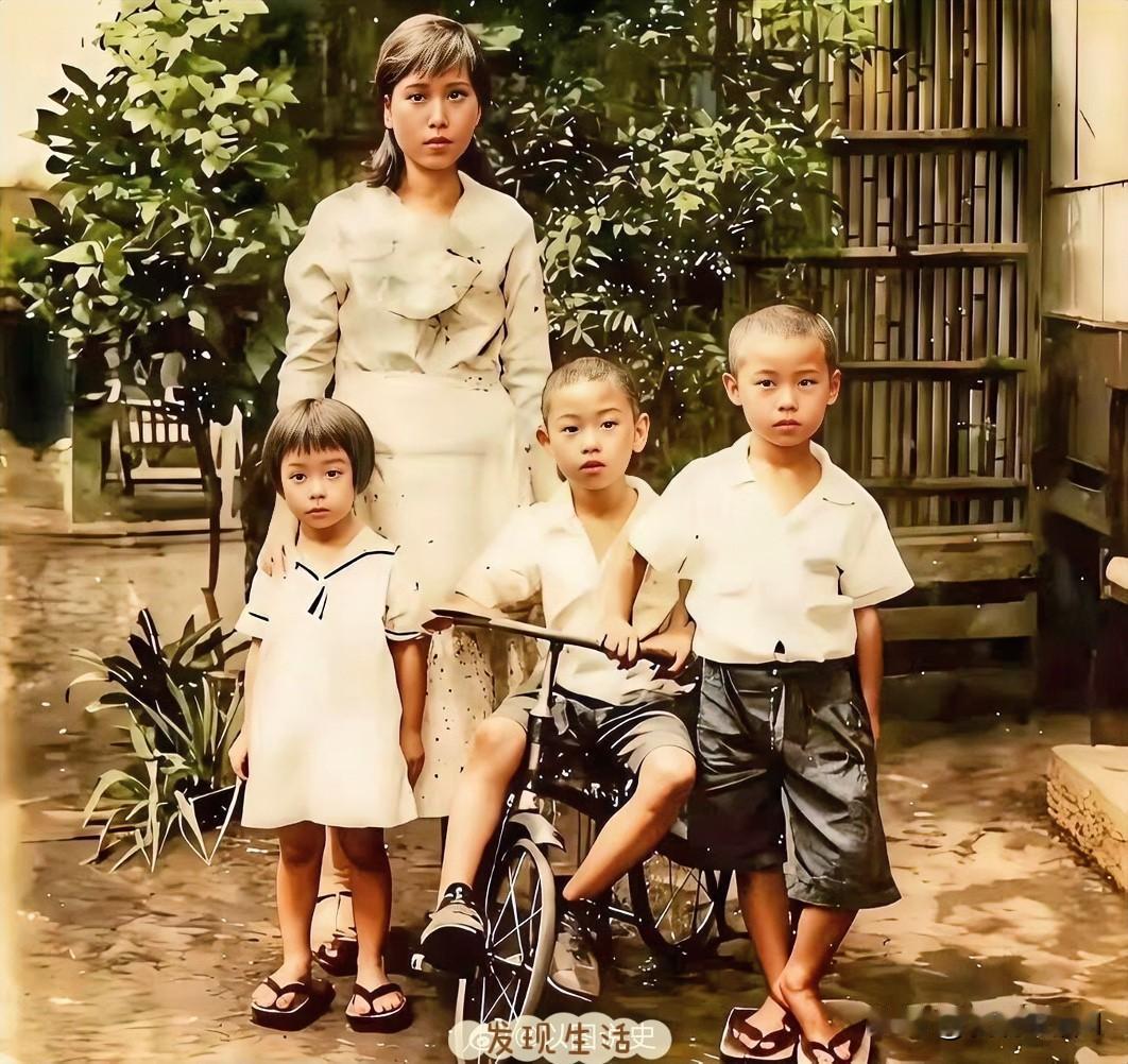 吴石将军夫人王碧奎出身福州官宦之家，后与青年才俊吴石将军结合。随丈夫经历抗战、内