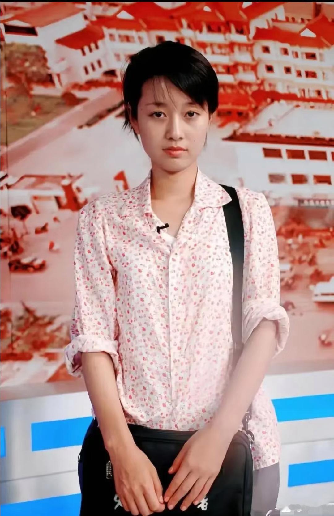 马伊琍读高中时的相片，那时候真的很清秀。