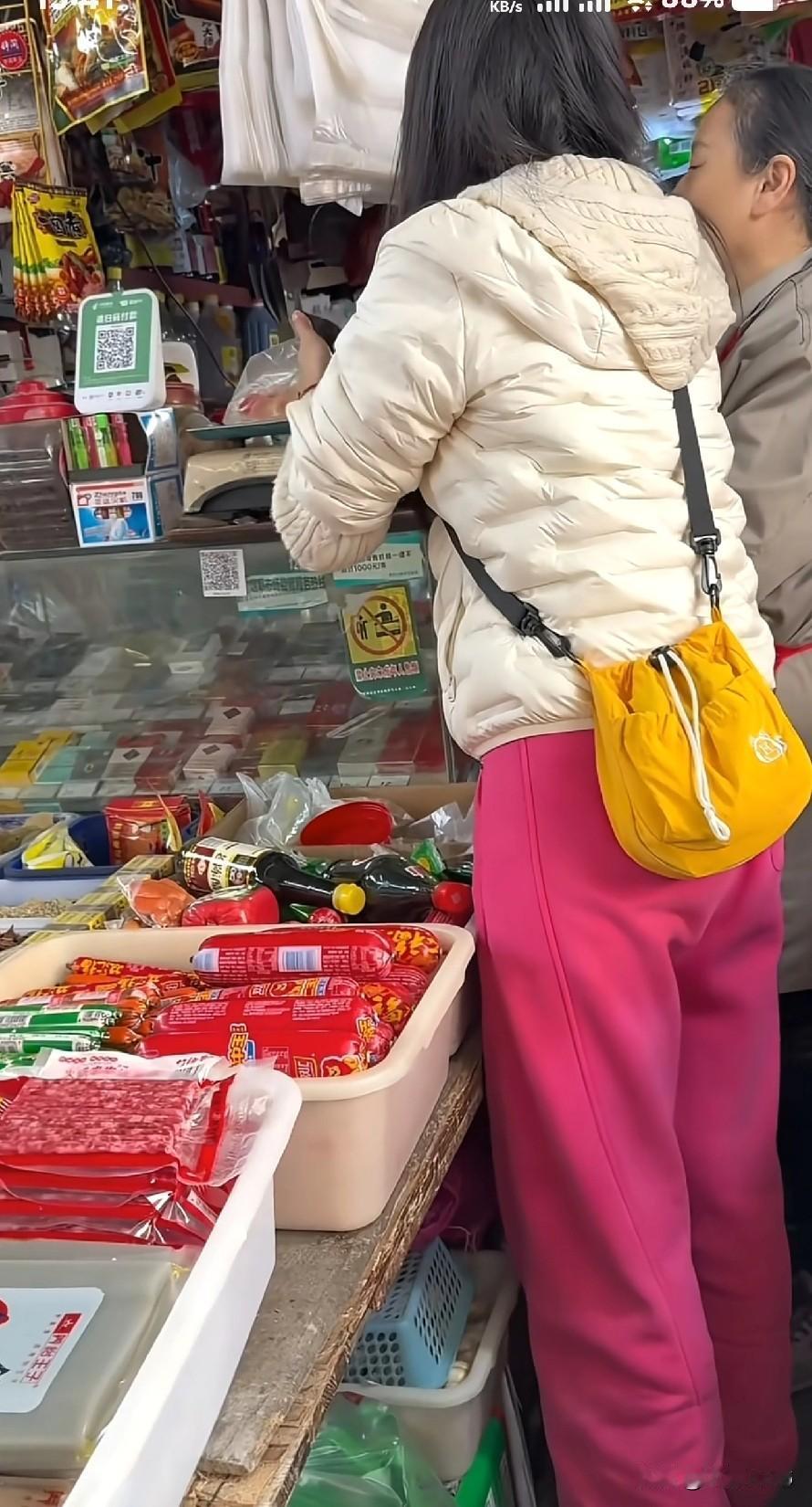 我要备案家里杀两只猪可能要来很多人，杀个猪能来多少人呀！行注意安全就可以了！大意