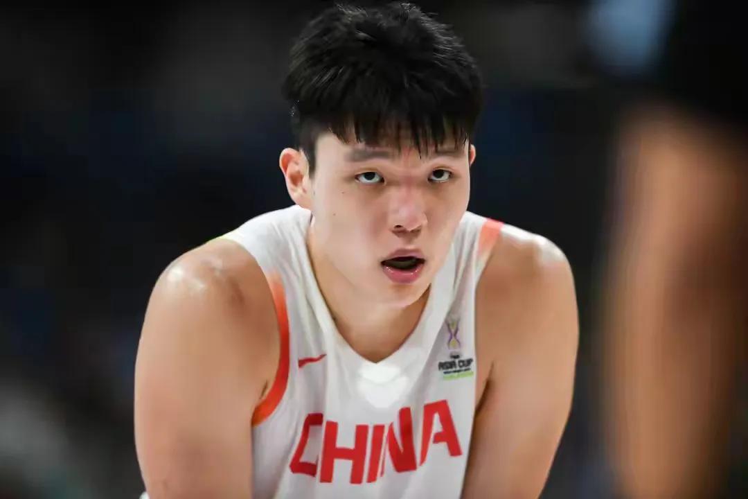 重磅！杨瀚森确认缺席！中国男篮今晚迎战澳大利亚热身大战，看点直接拉满！按照篮协