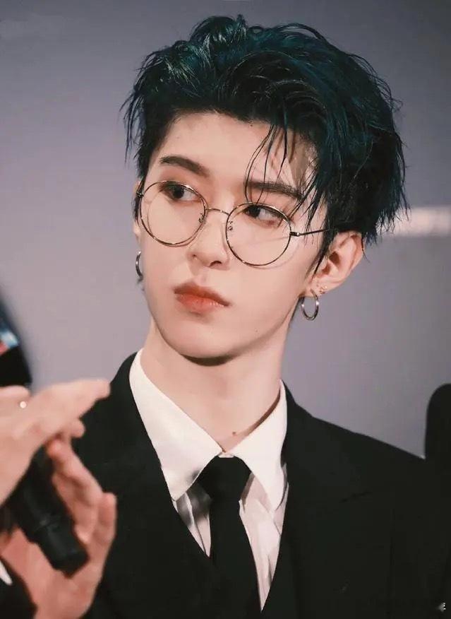 1.范丞丞知道自己的演技一直得不到网友和观众的认可，这次好不容易保住了自己在某年
