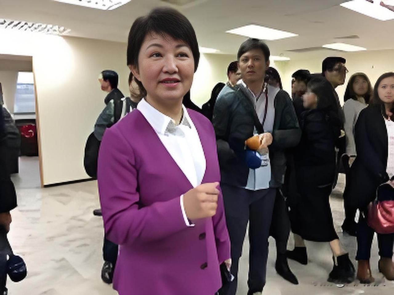 集美貌与才华于一身！希望她能连任，为祖国统一做出贡献！在中国台湾地区政坛，有一