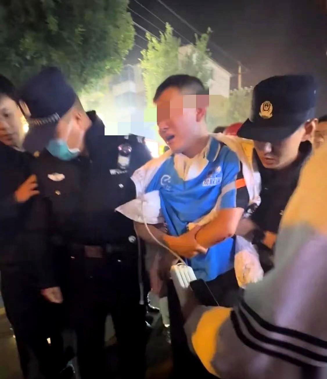 我真是服了，还有这种操作。把自己出轨捅出的烂摊子，当成跟公司要赔偿的筹码。说