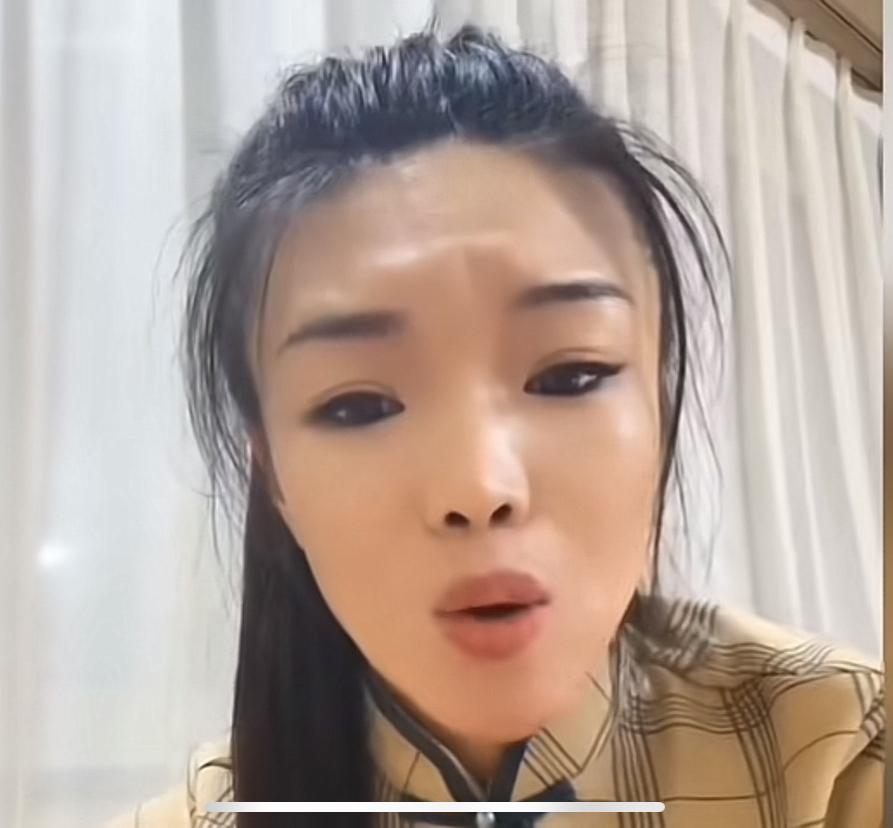 【高兴社售票员让嫂自爆和张伯鑫的关系，对此你怎么看？】近日，在一段直播视频切片