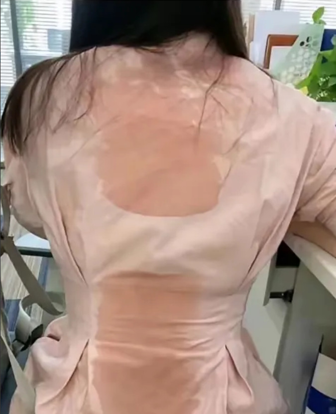高温天把整个人都湿透了～～