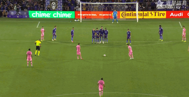 让2追4！！！梅西任意球破门！！！！2球1助！！！！爽爽爽！做人还是要看梅西踢球