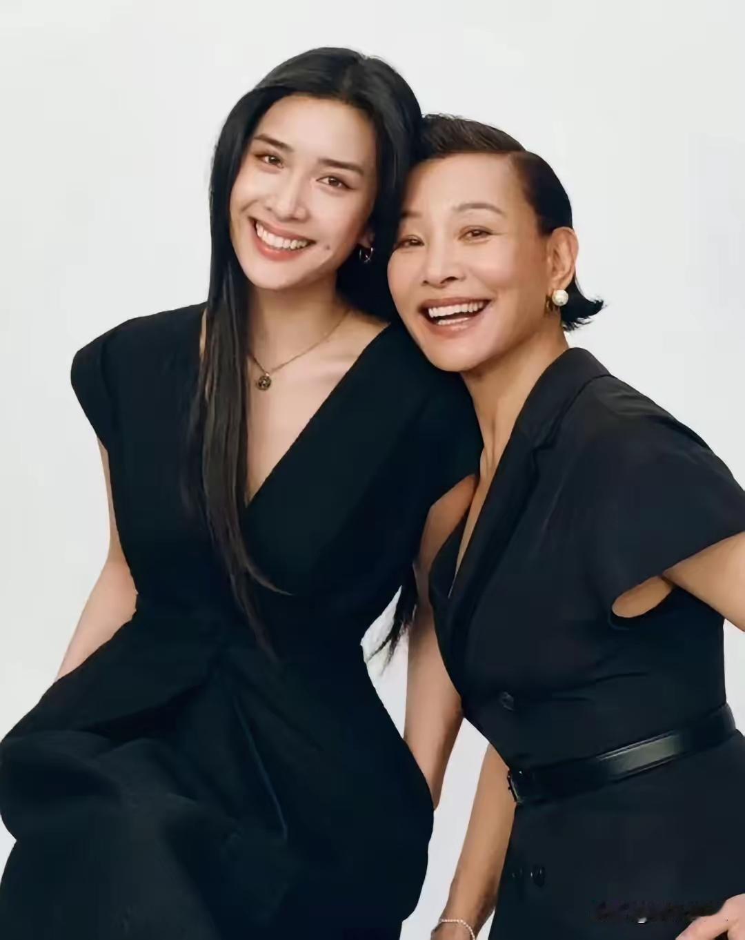 陈冲的女儿许文珊，这也太漂亮了吧？倒不是说他的长相超过了妈妈，我觉得和年轻时候的
