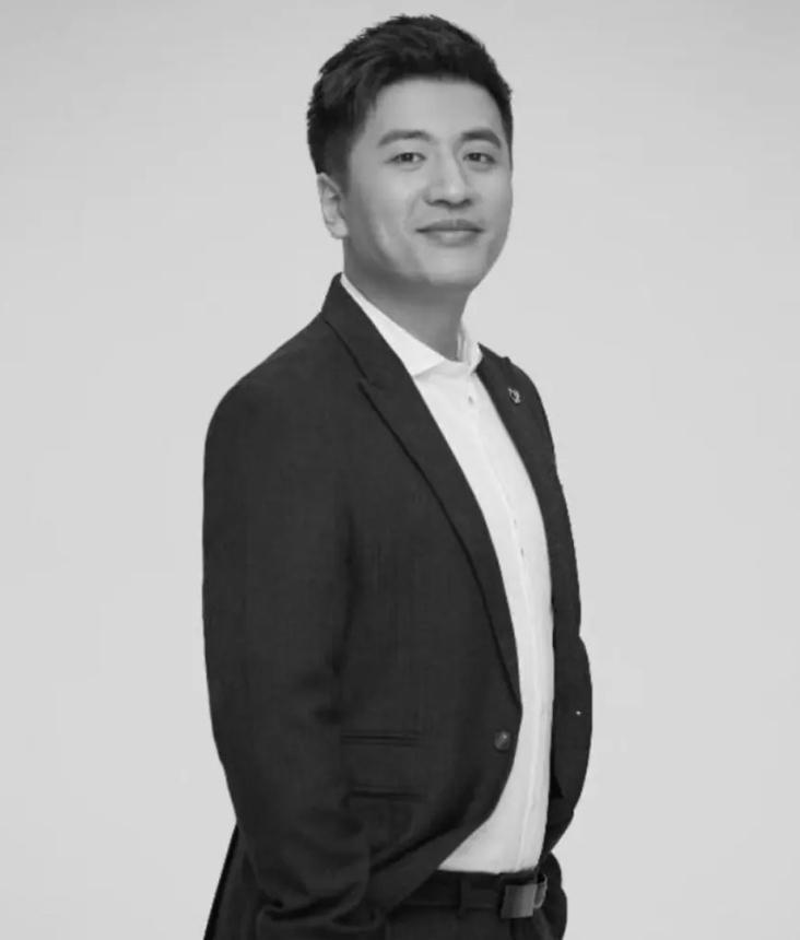 看到关于张雪峰离世的讣告，心情沉痛！多么希望这是误传啊。才41岁，很年轻