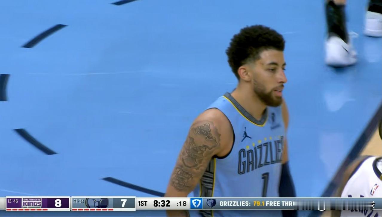 灰熊大将小皮蓬真是太让人惊诧了！在今天灰熊主场迎战国王的比赛中，目前双方的上半场