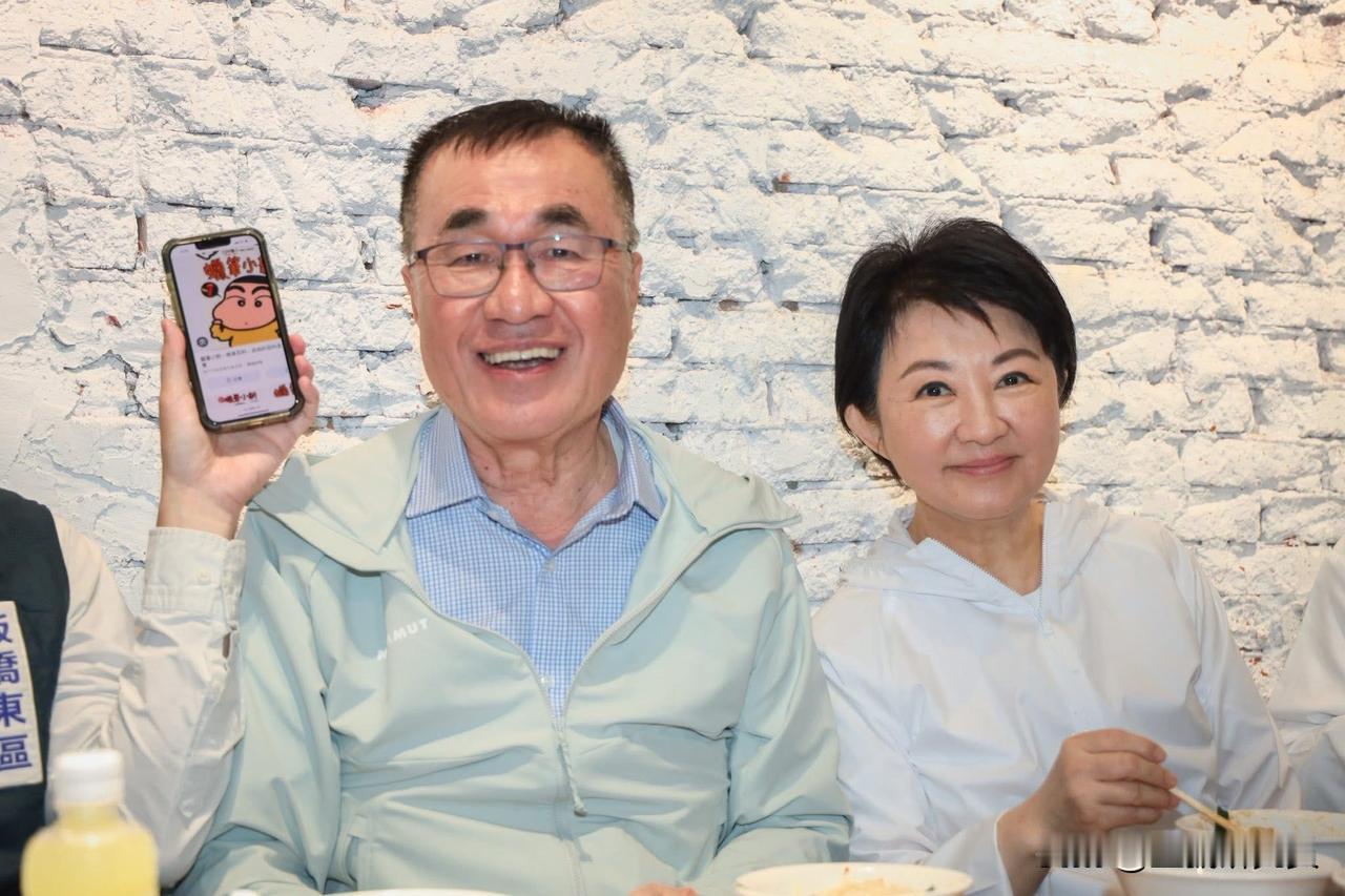 台中市长卢秀燕今（25日）在脸书发文表示，李四川我都叫他小川哥。理工背景出身的他