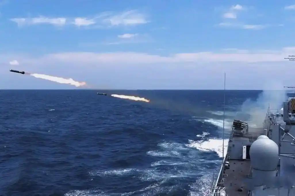 既然美国敢迈这步，中国自然会应对到底，你向台湾提供军售，那我们也会公开向