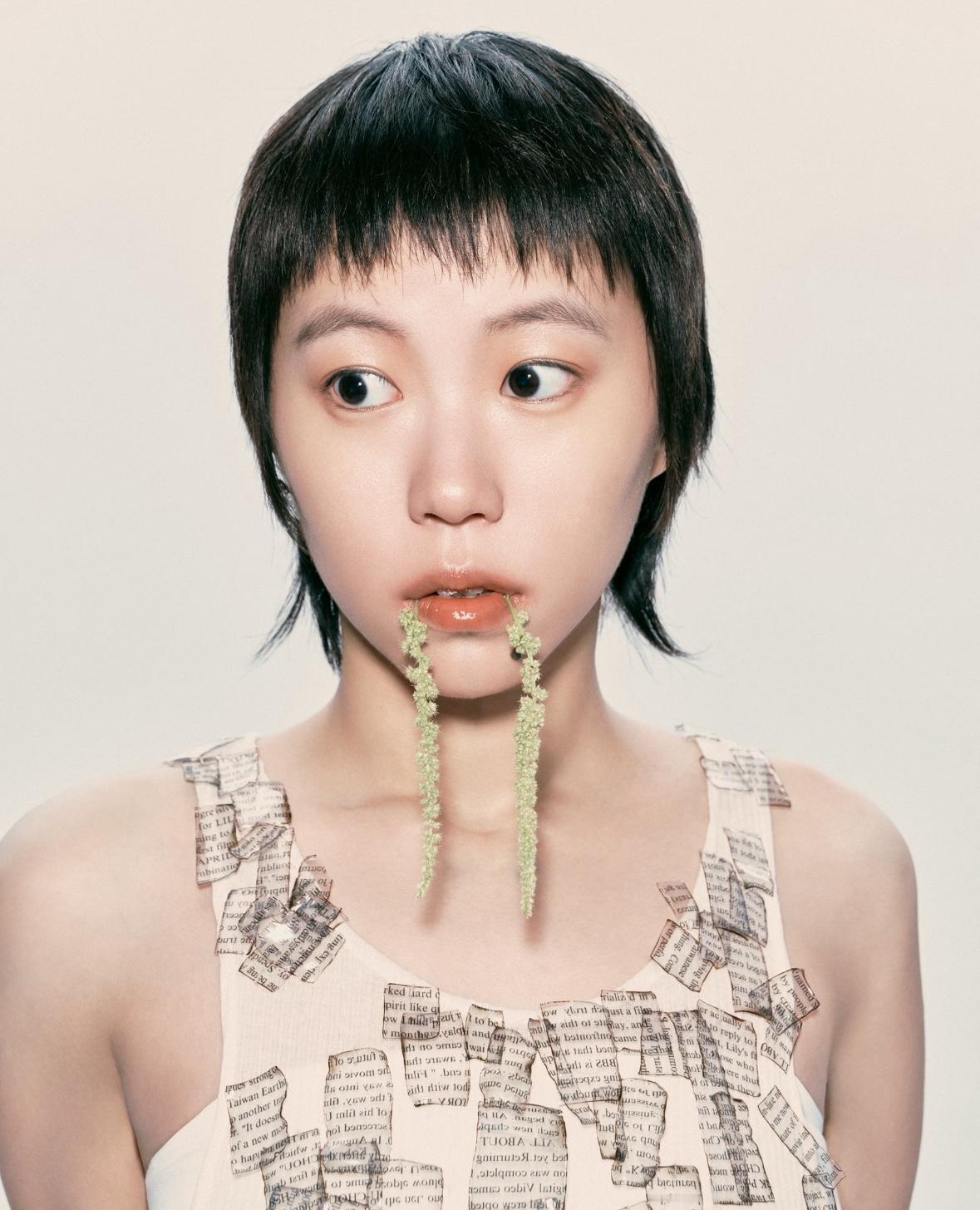 有件事，我不敢说，怕王菲不高兴，但又忍不住了！那就是窦靖童有个问题，那就是她