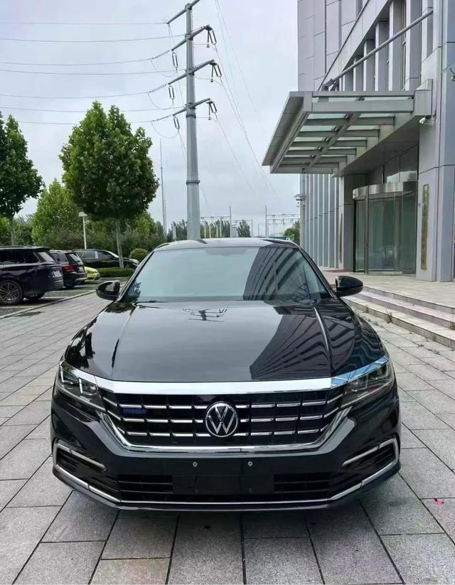二手大众帕萨特，8年车龄4.71万，德系B级车最后的体面帕萨特在二手B级车里，属于“价格还算稳”的那