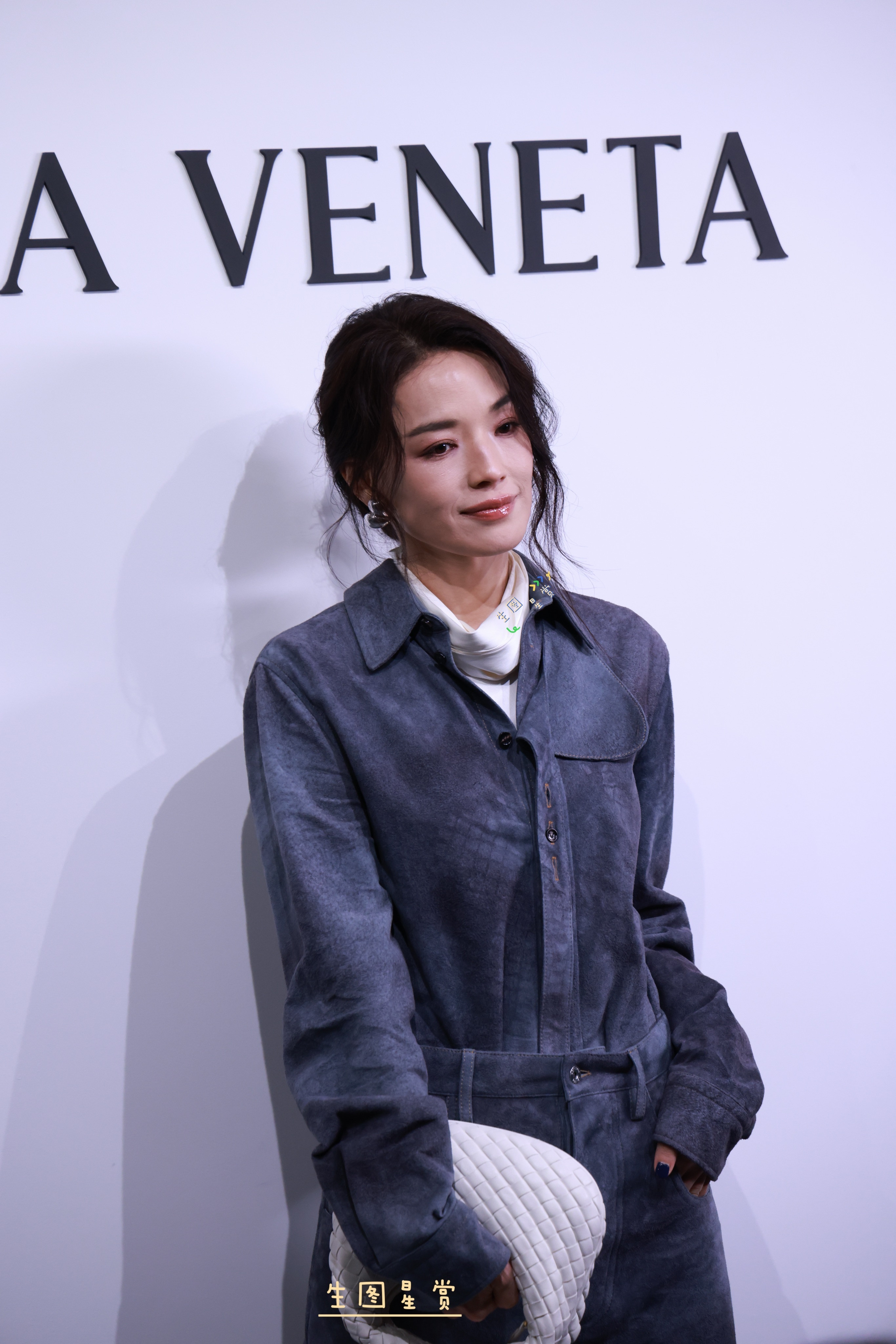 舒淇上海BV活动生图废土风随性自在，松弛感满满💙🫧