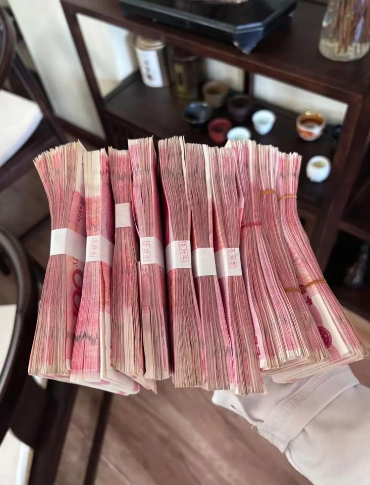 “有人说，手里只要有十万块的存款就剩过90％的人了，甚至只要你手里有五万块钱就剩