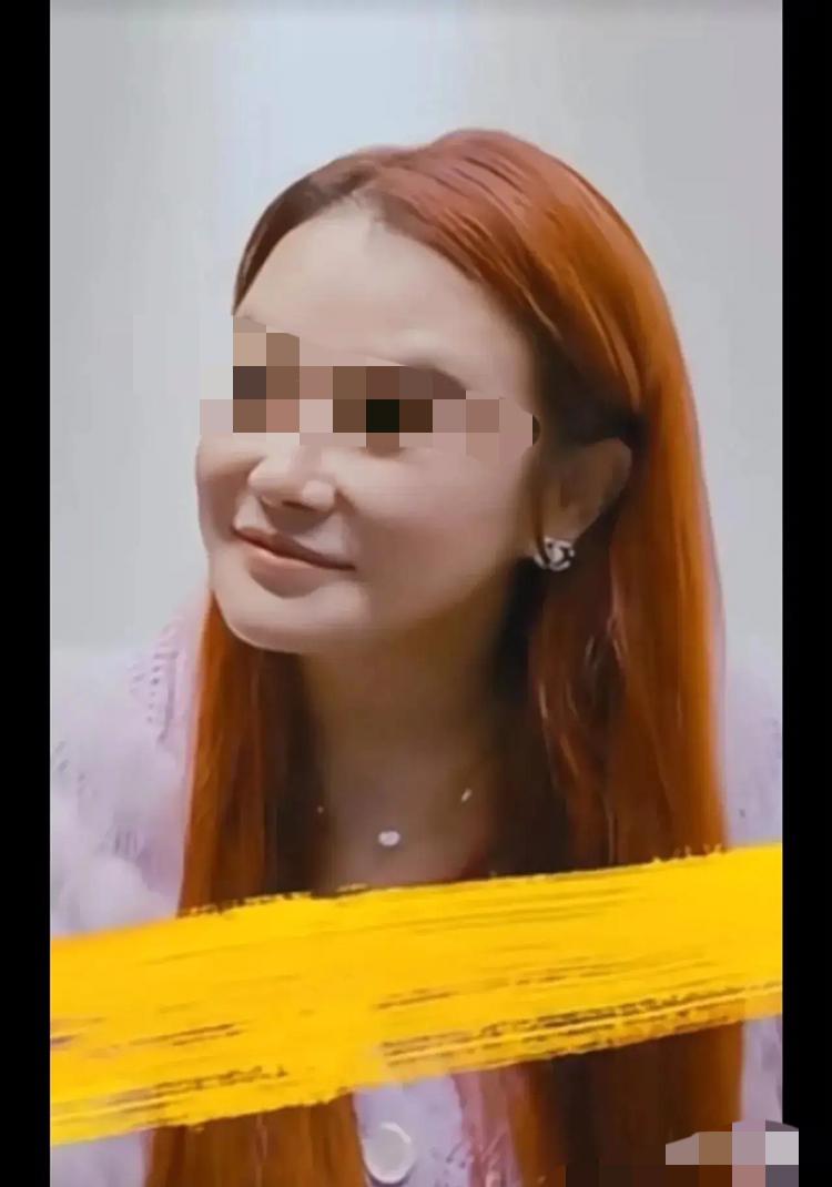败光两个亿，她是只字不提，但拆邹市明的台，她是一个接一个。众所周知，家里所有