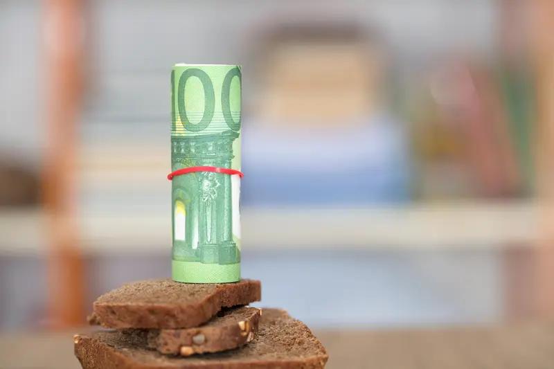 36万亿存款，人均24万，为什么还是觉得钱难赚？在如今这个经济数据看似一片向好