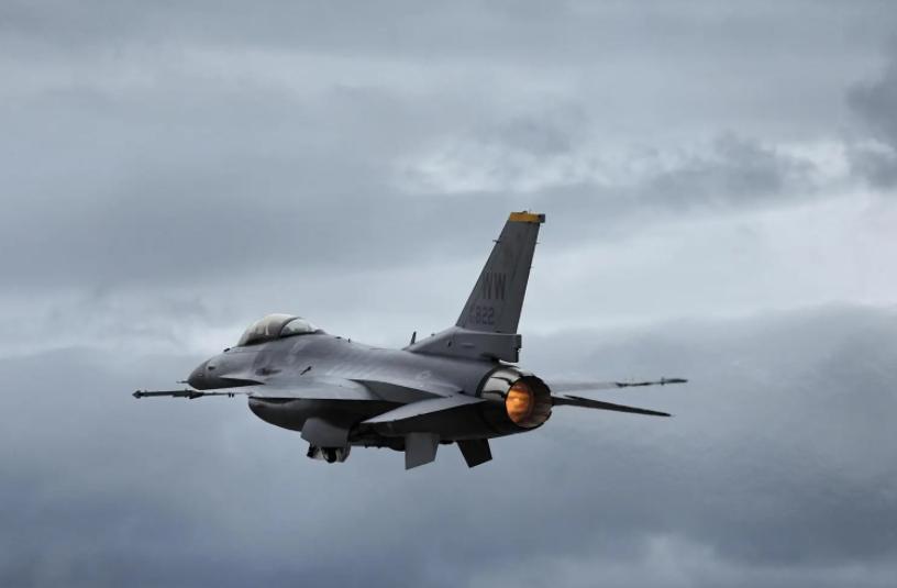 不宣而战！美国F-16跨境突袭，结果惨遭中国导弹‘教做人’泰国空军那几架