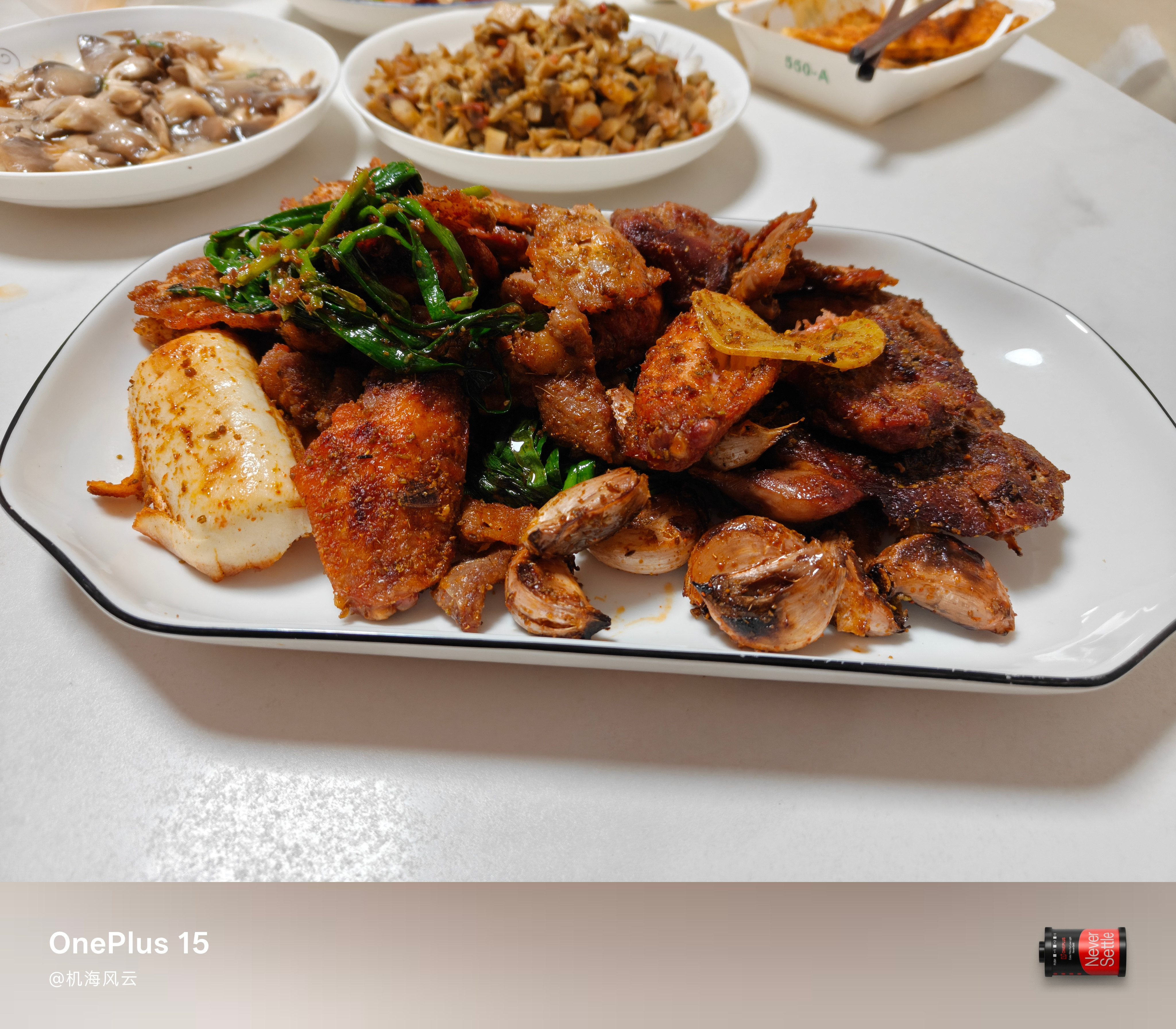 到家了，搞点小烧烤恰恰