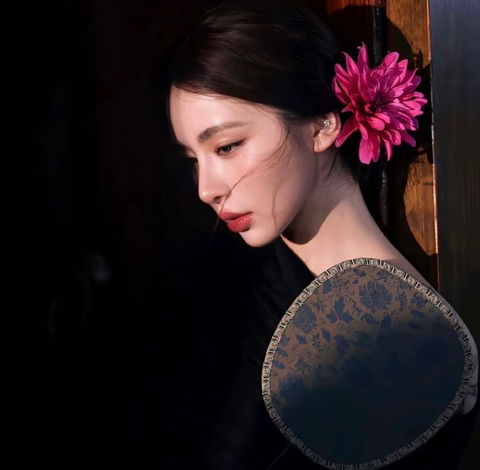 度娘都搜不到的小众情绪文案句子：1.不依赖不寄托无谓也无畏2.总有人教会我