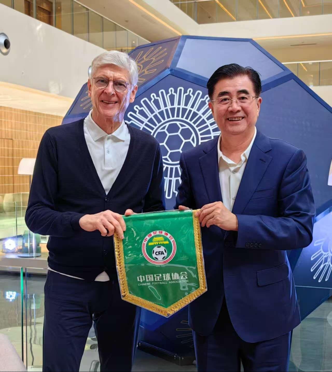 北京时间13日晚，中国足协主席宋凯一行飞抵巴拉圭亚松森，准备参加于当地...