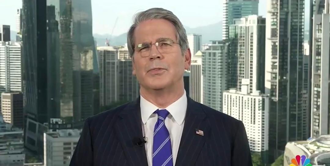 美国财长贝森特今天(北京时间10月31日)接受媒体采访时谈到稀土问题。贝森特: