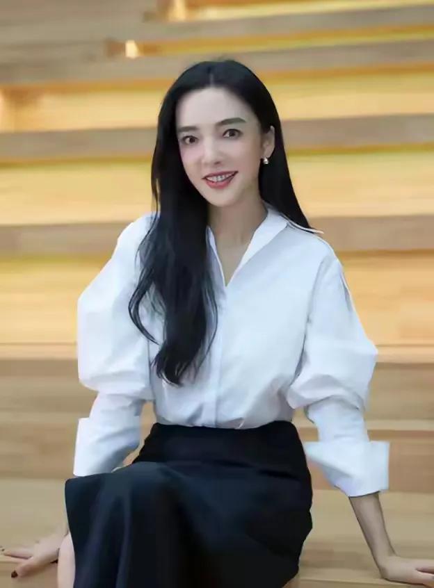 人生大赢家王励勤，自己是乒协主席，妻子多娜年轻漂亮做事情低调王励勤的妻子多娜