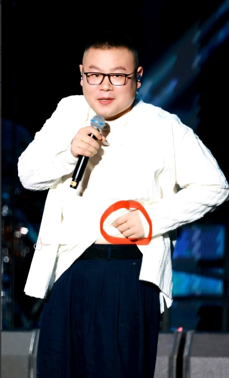 岳云鹏啊岳云鹏，你说你啊，开演唱会，我忍了，票价那么高，我也认了，可看到嘉宾名单
