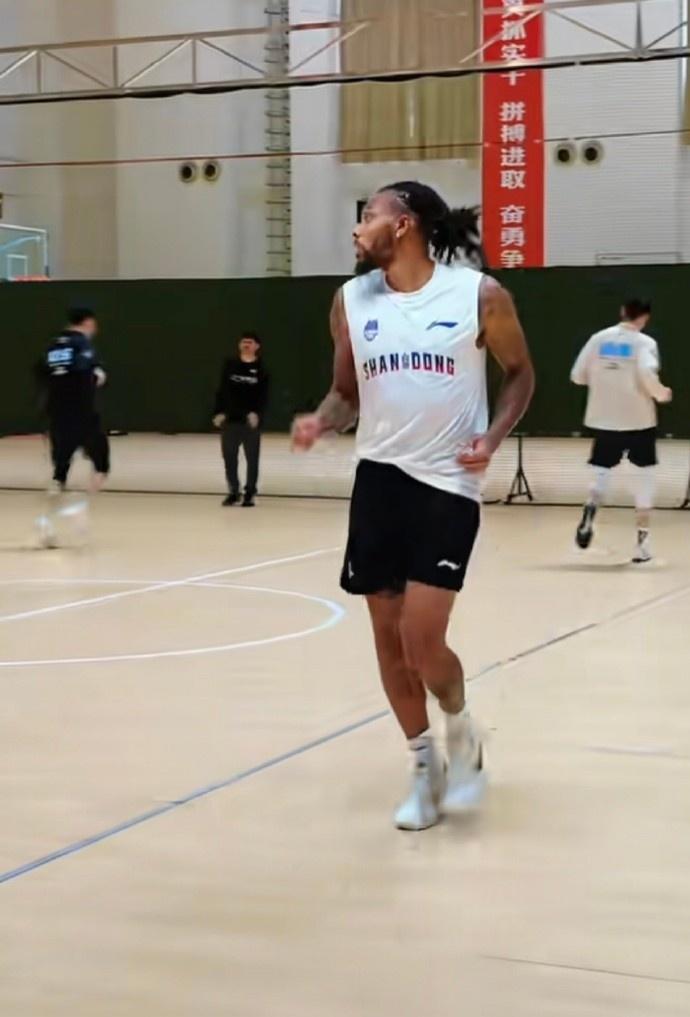 山东男篮才凑齐三外援，怎么好意思说“齐了”，CBA三外援够数吗？巩晓彬带队打