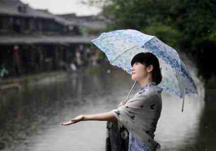 西塘古镇，期盼遇上撑着雨伞，如丁香般宛约的你。