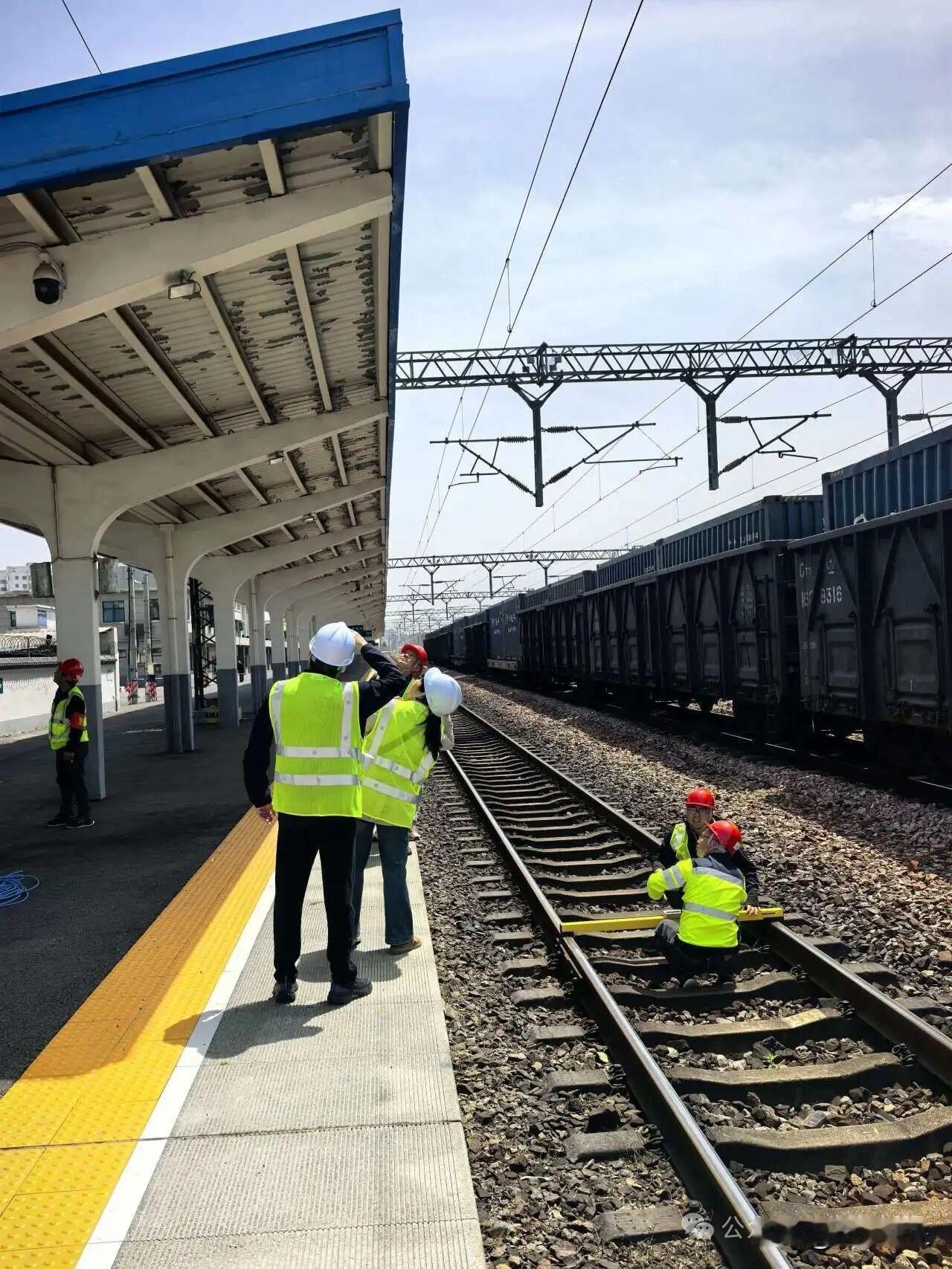 【商丘民权火车站开始升级改造】4月20日，位于河南省商丘市民权县的民权站正式进入