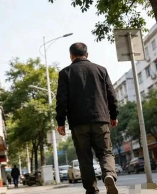 人到60岁，名下有100万存款，基本就能安心养老躺平，一直用到90岁都不愁花钱。