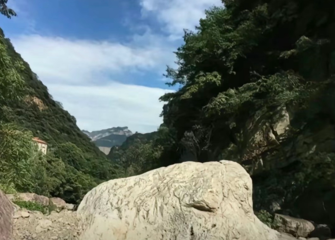 给女朋友拍的，已经好几天没理我了。