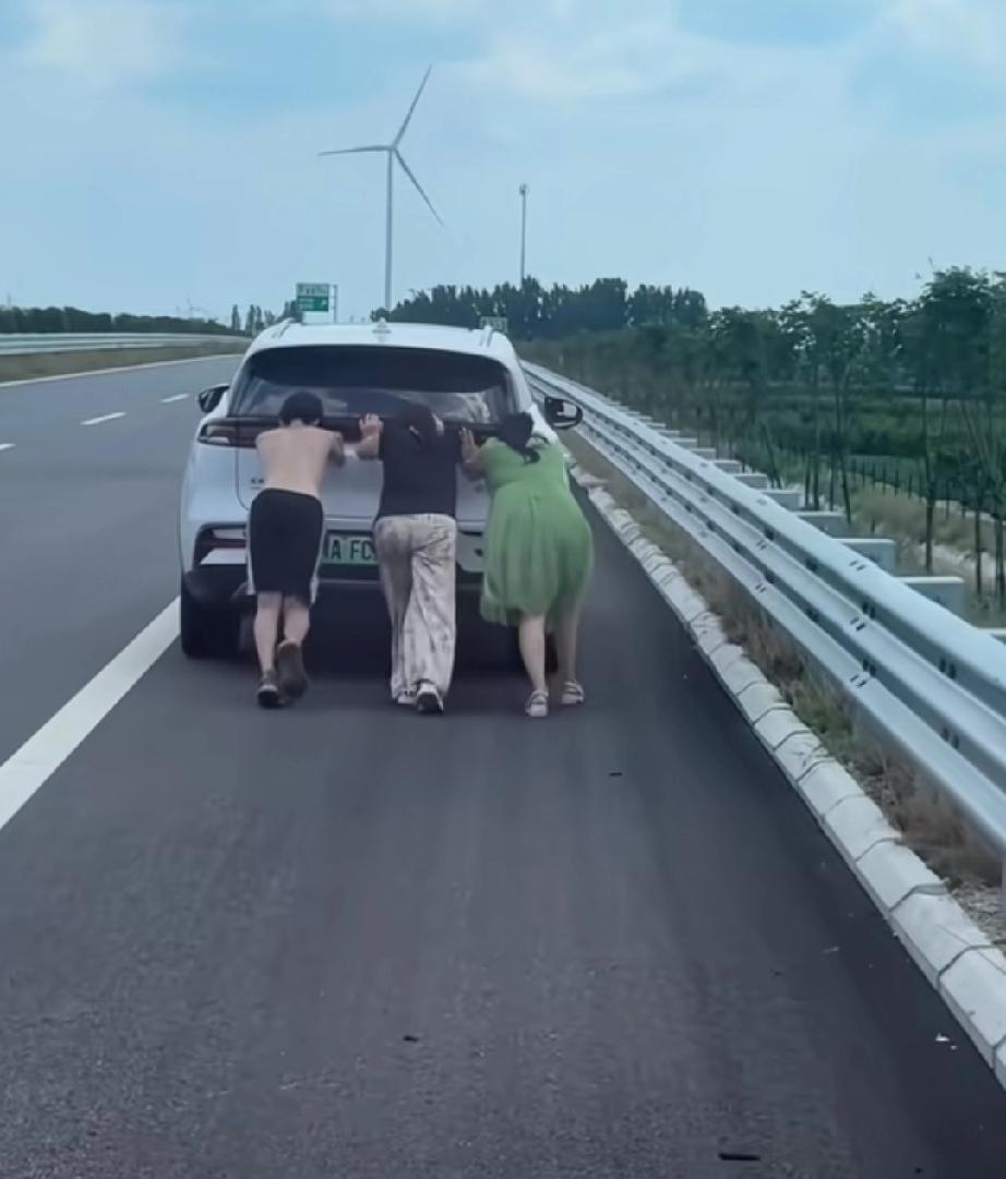 所谓的新能源汽车早晚会像恒大一样如果不信那就拭目以待