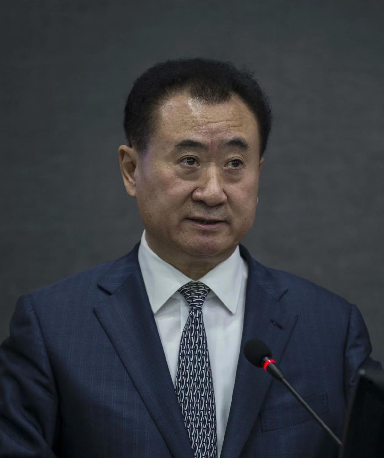 我有个叔叔以前给王健林当过司机他辞职了之后，才敢说大实话叔叔深沉的说，王健林