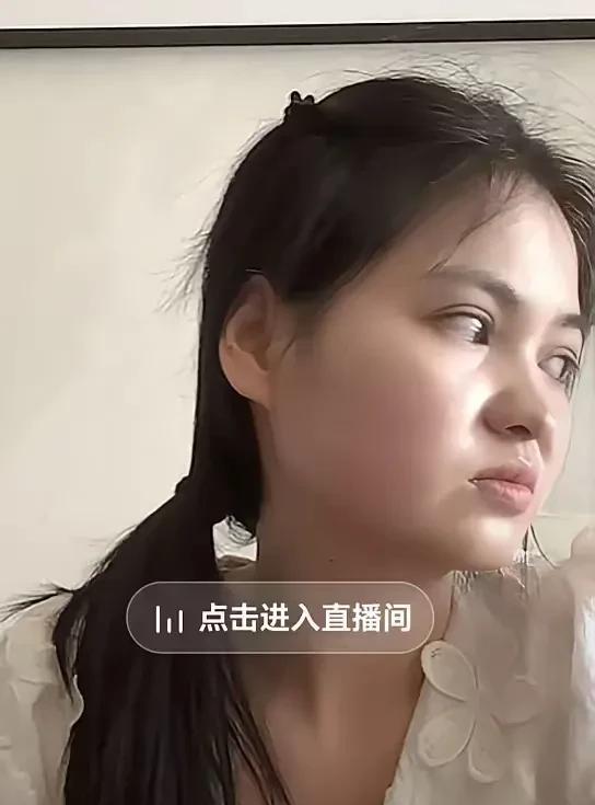 郑州续面这件事儿，我自始至终站在老板这边。“郑州续面”妈妈开直播了，她承认7个