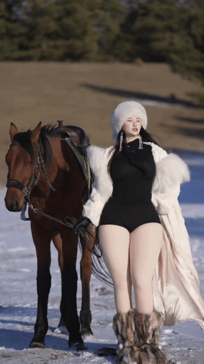 36元的马肉，卖120元，利润超过90%。面对暗访记者，老板说“一点驴肉不掺