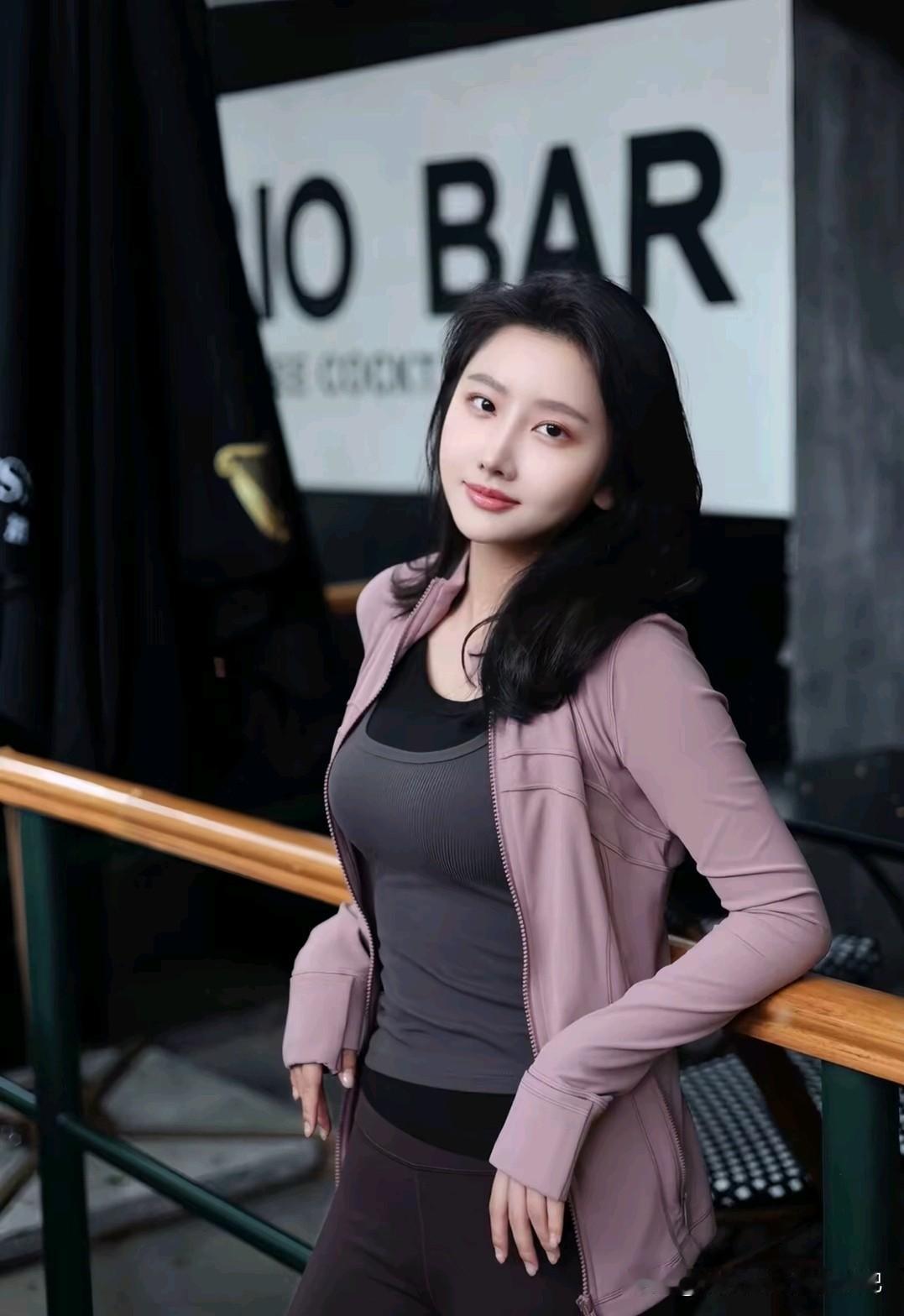 祝各位朋友新的一年里都会有好心情，喜欢平淡的生活，对自己好点