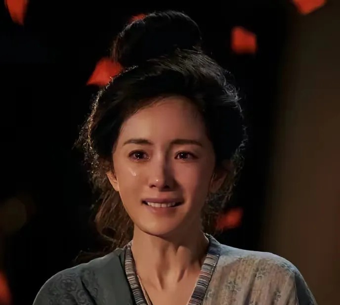 杨幂！杨幂回来了！这次去电影院看《长安的荔枝》，惊喜地发现杨幂在