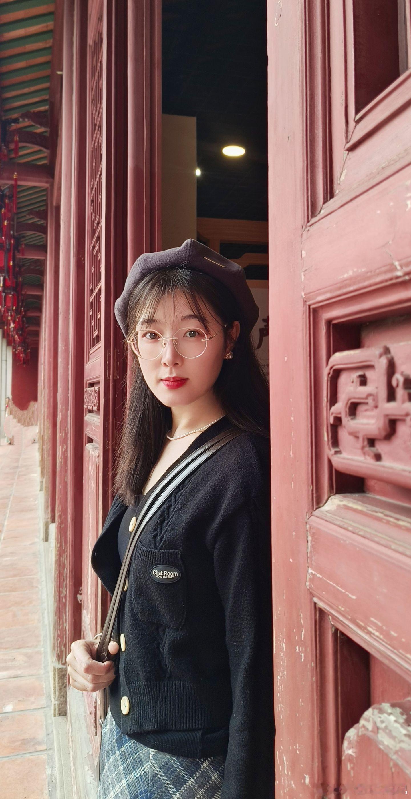 OOTD毛衣配格子裙颜控正义日记的红包美女