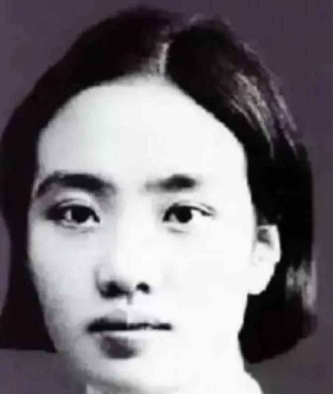 1978年，党组织派人找到浦安修，向她移交了补发给彭老总的48000元工资稿费及