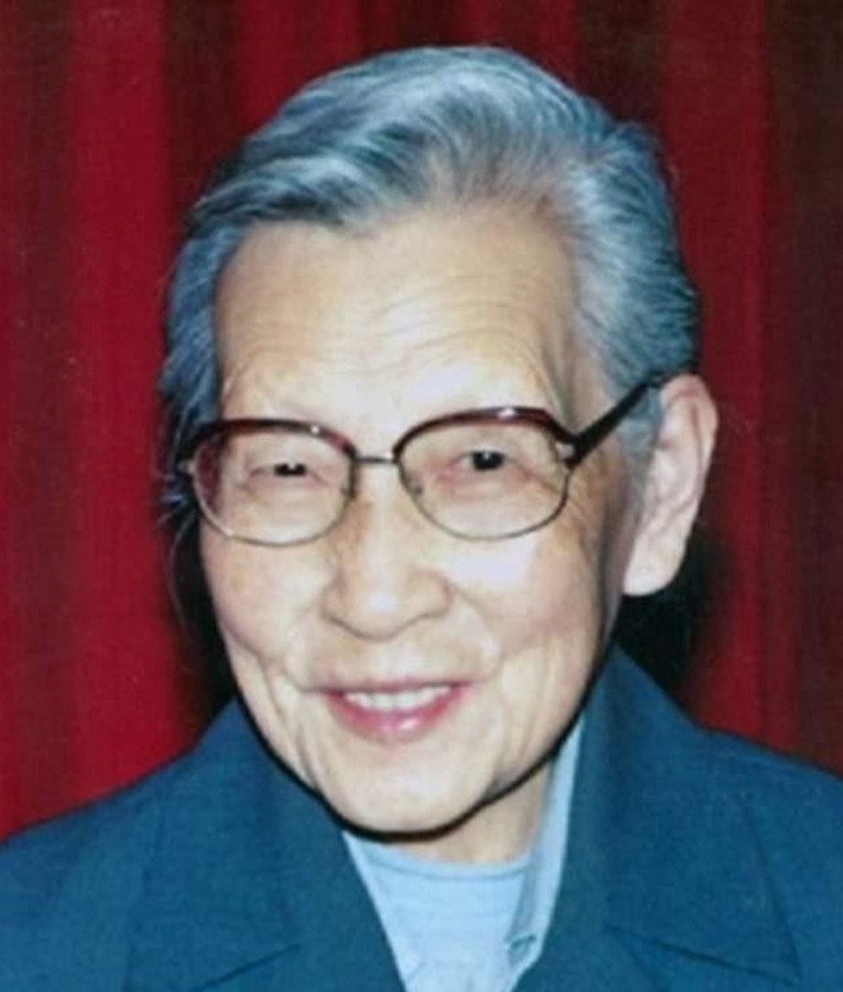 1978年，彭德怀的追悼会上，他的夫人浦安修一身黑衣默默站在角落，然而彭家人却
