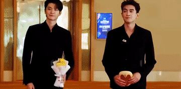 看到林更新和林一，就好像看到一款车的新款和老款，新款时尚，老款经典，两个大长腿走