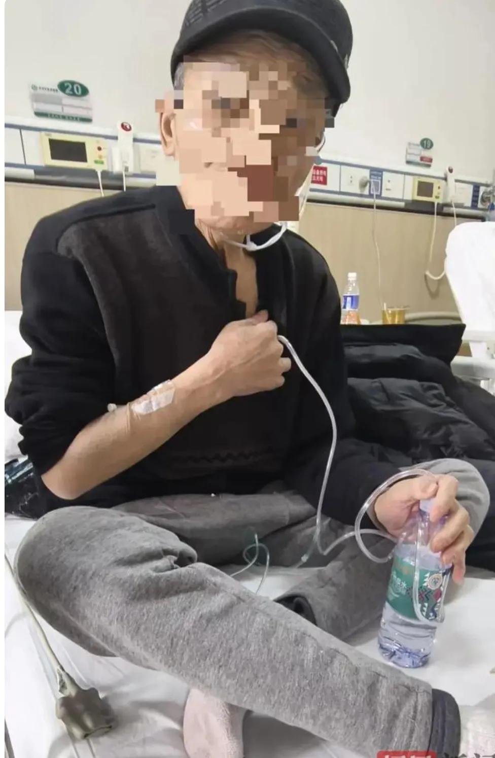 “太硬核了！”湖北武汉，这位七旬大爷半夜喘不上气，胸口憋得快要炸开，情急之下竟自