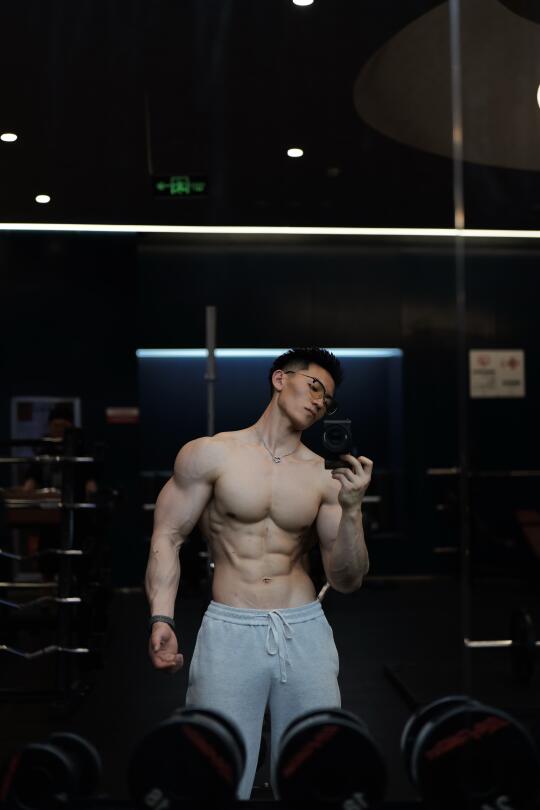 肌肉男，就那么回事