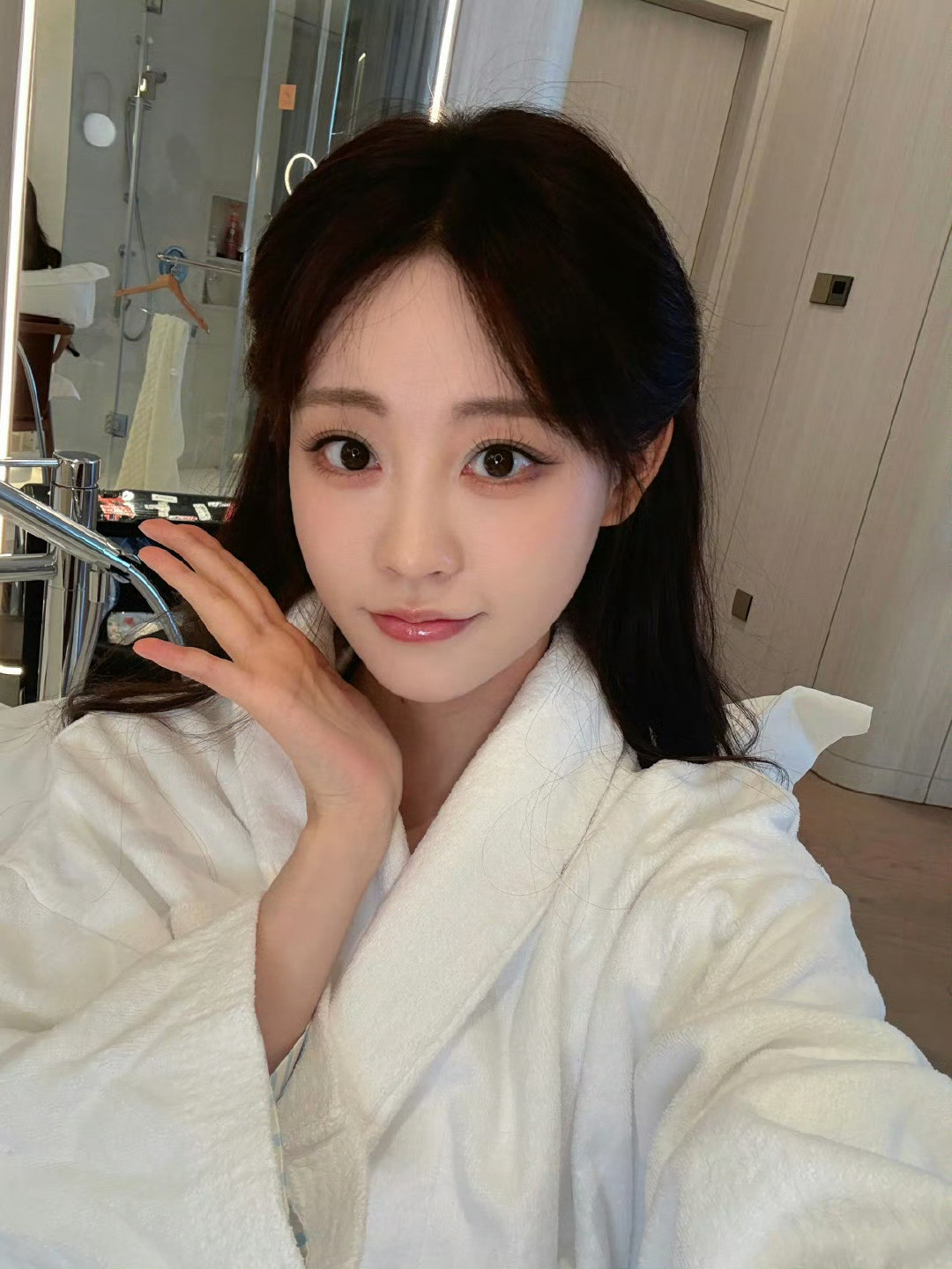 我不行了祝绪丹我还以为你拍累了哈哈哈哈没想到是遮阳